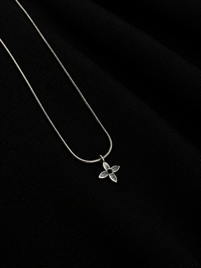Luna Bloom Pendant Chain