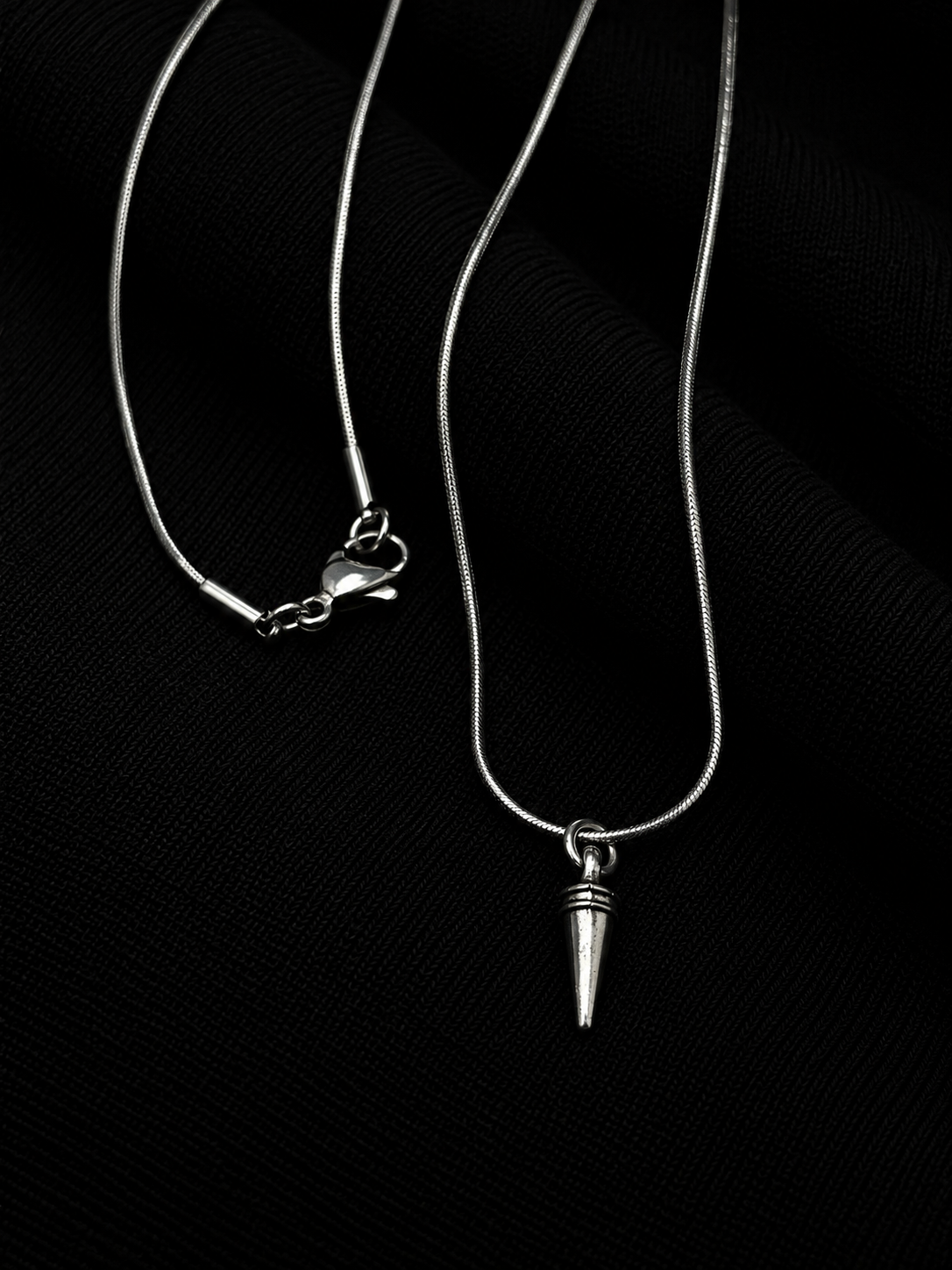 Spike Pendant Chain