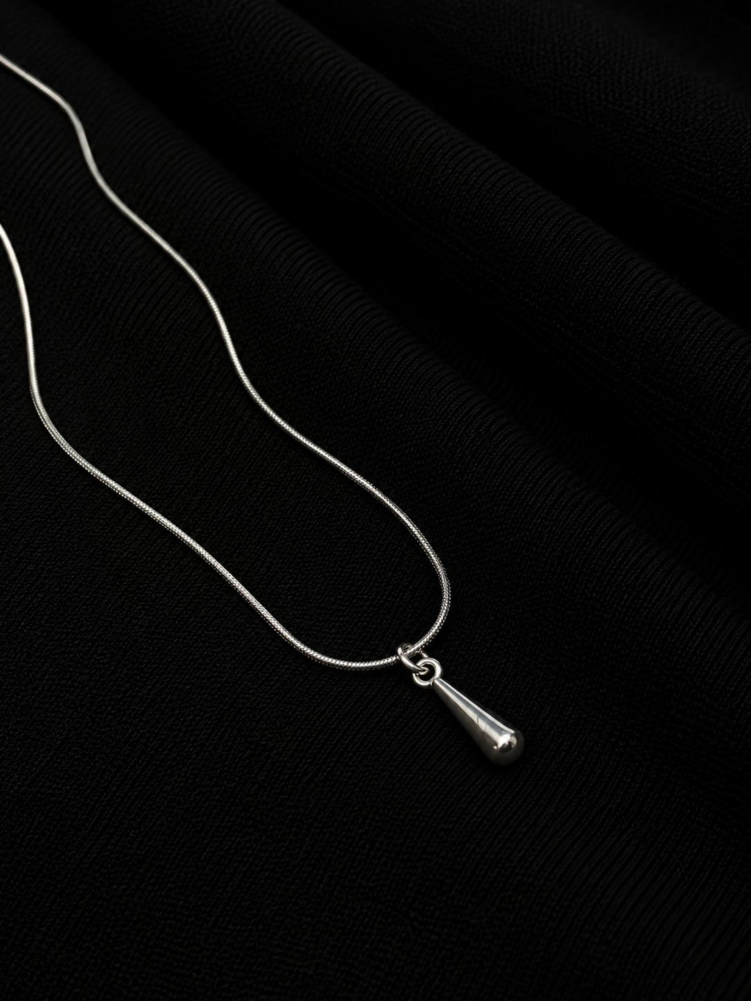Spike Pendant Chain